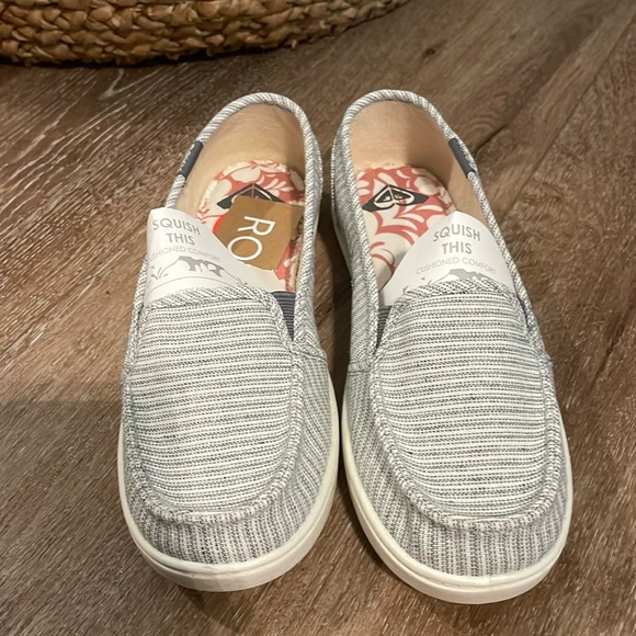 Never won Roxy sneakers - Picture 1 of 3